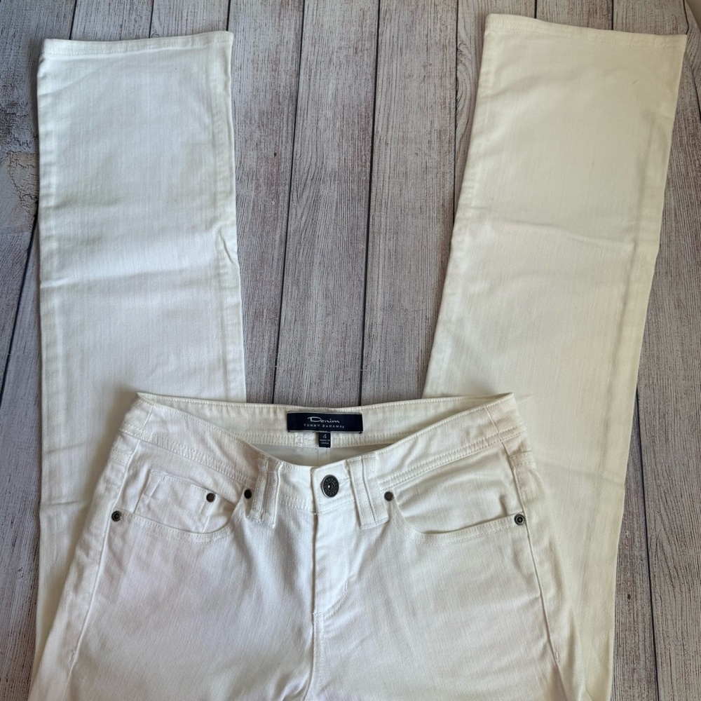 Tommy Bahama Women's Straight Leg Jeans in Off-White/Cream